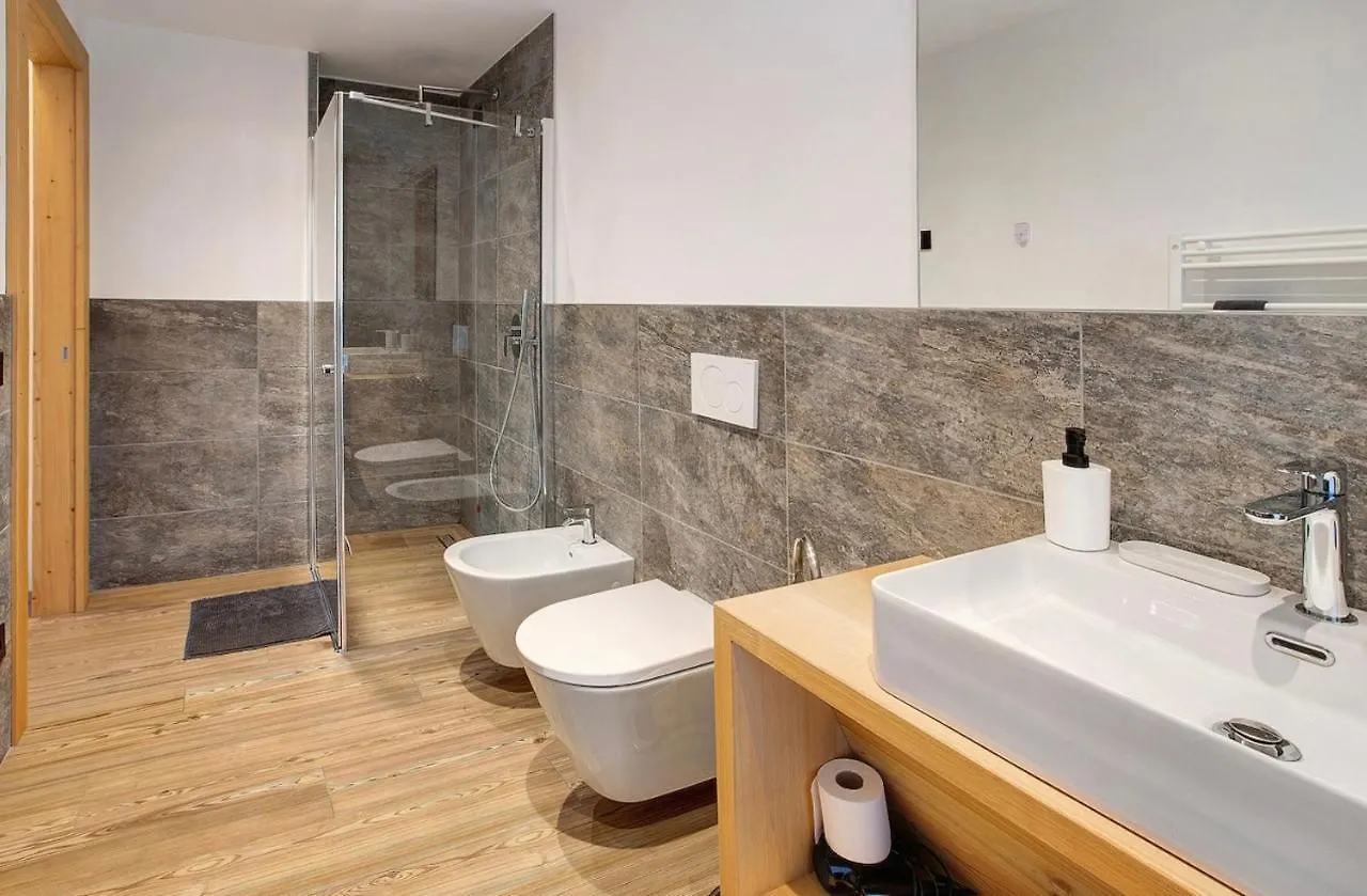 Olympic Chalet Bormio 0*,  Italien